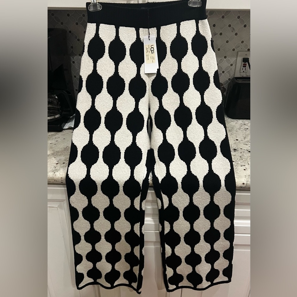 New! UGG W Jannette Pant, size medium
